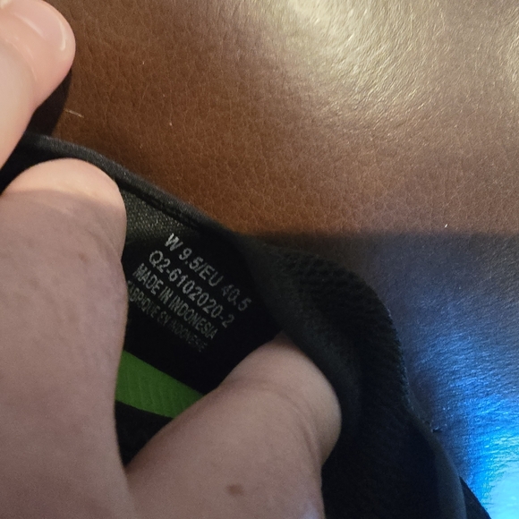 Oofos shoes - Picture 4 of 4